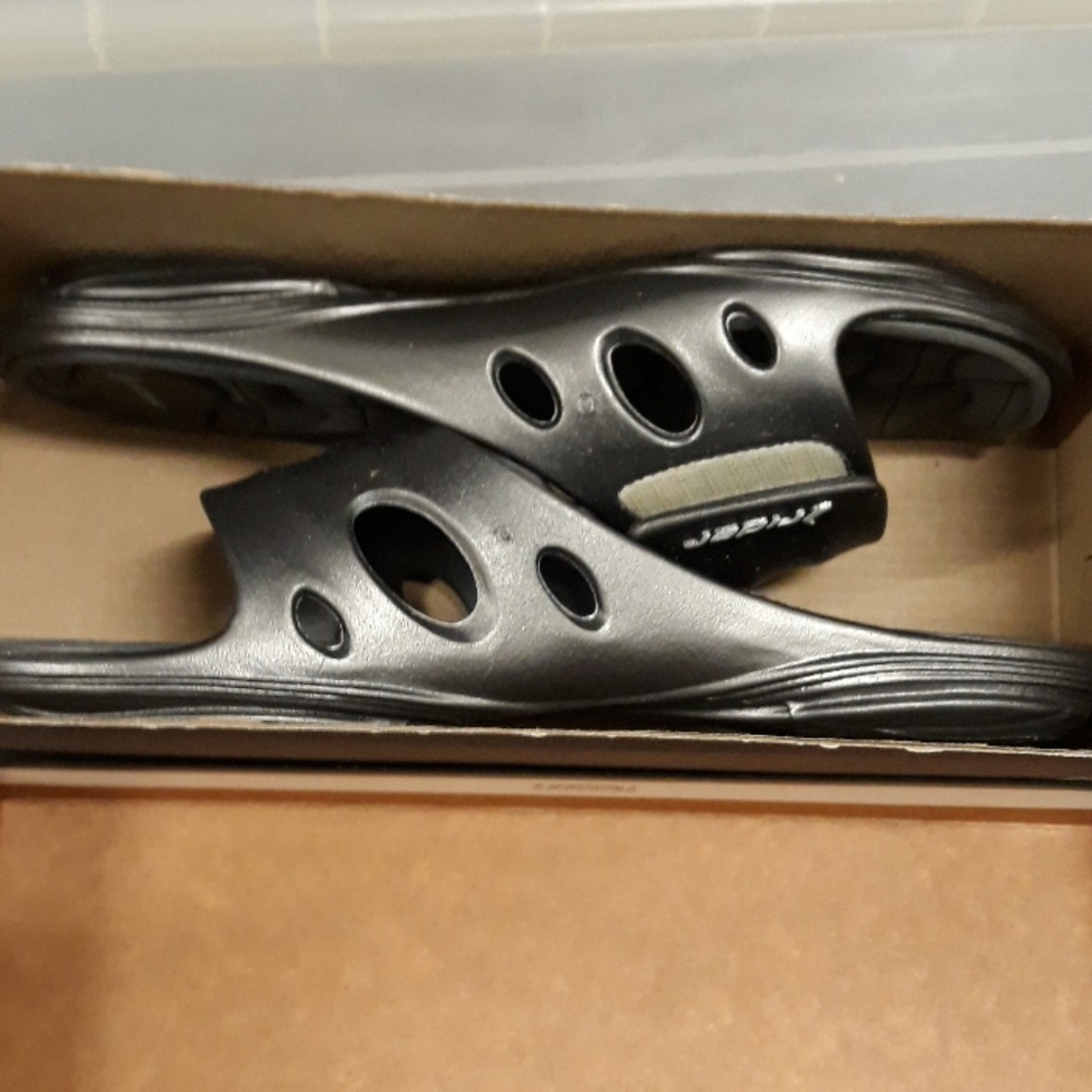Shoes - Picture 2 of 5